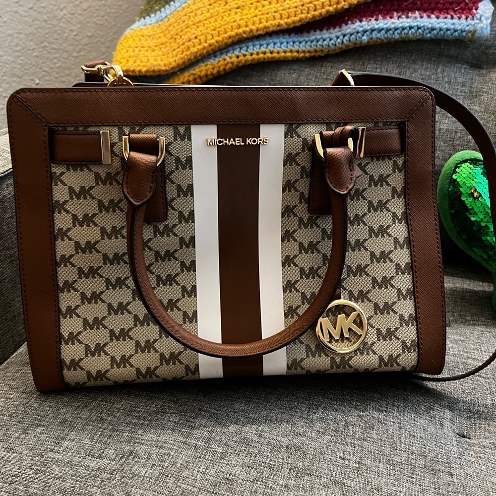 Michael Kors medium tote with strap